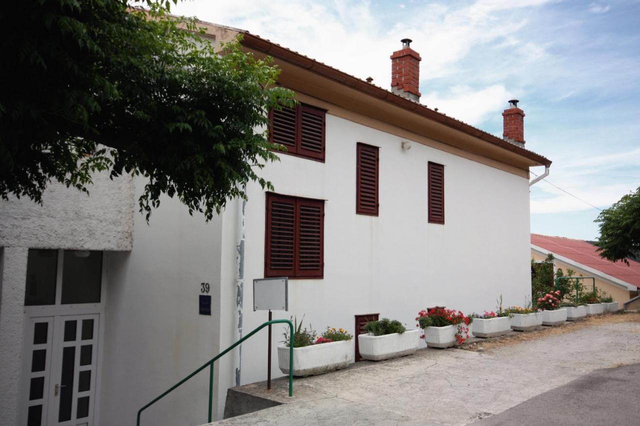 Apartments With A Parking Space Kampor, Rab - 4984 Buitenkant foto